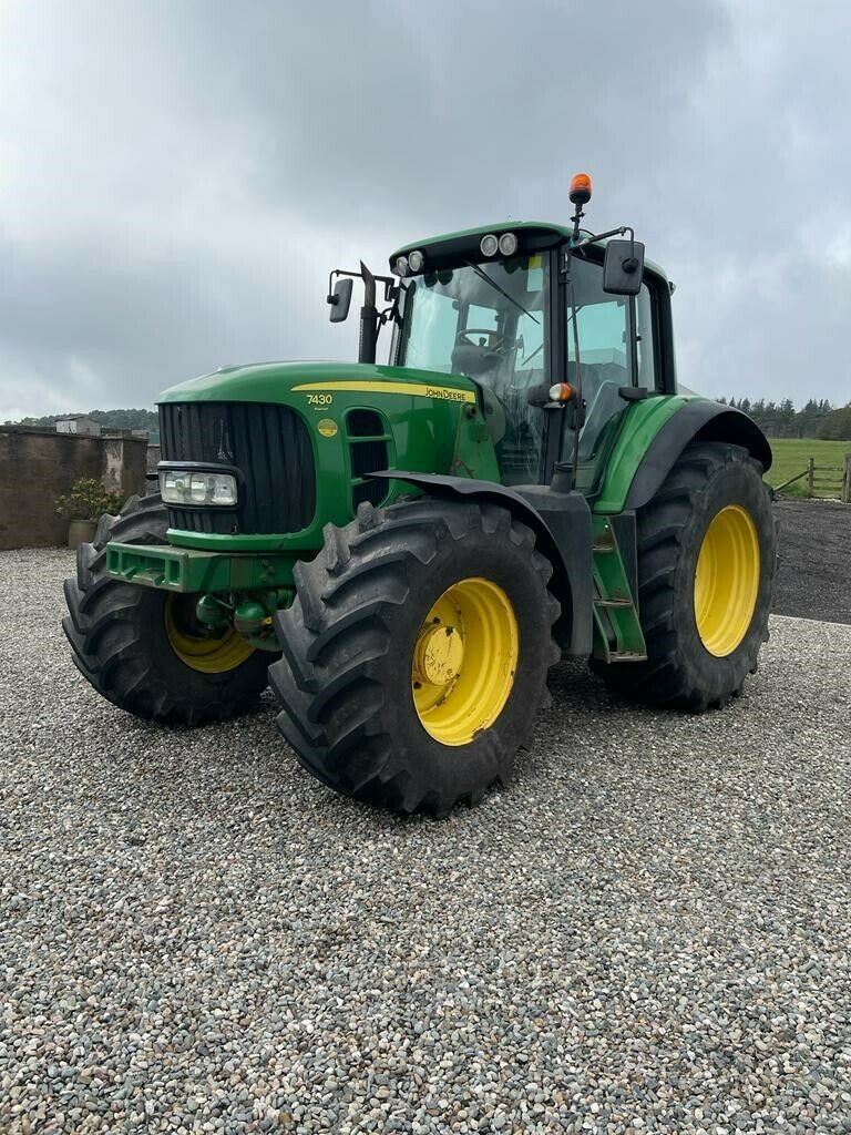 JOHN DEERE 7430 (2013)